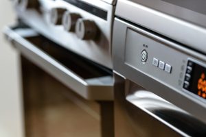 Awaria kuchenki – co robić? Naprawa kuchenek elektrycznych i gazowych Wrocław