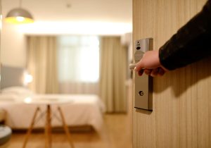Zanurz się w świat domów modułowych: zalety, wady i ekonomiczne aspekty budowy nowoczesnych przestrzeni mieszkalnych